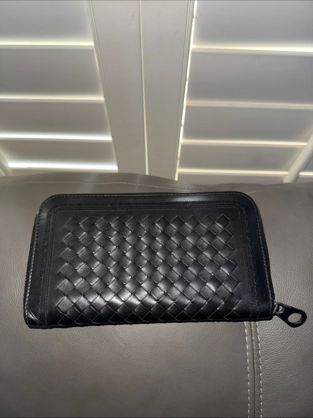 Bottega Veneta Black Woven Leather Zip Wallet EUC w/ COA ✨Full Inclusion❣️